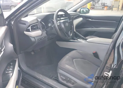 2019 Toyota Camry Le z USA, uszkodzony, nr VIN 4T1B11HK5KU851686